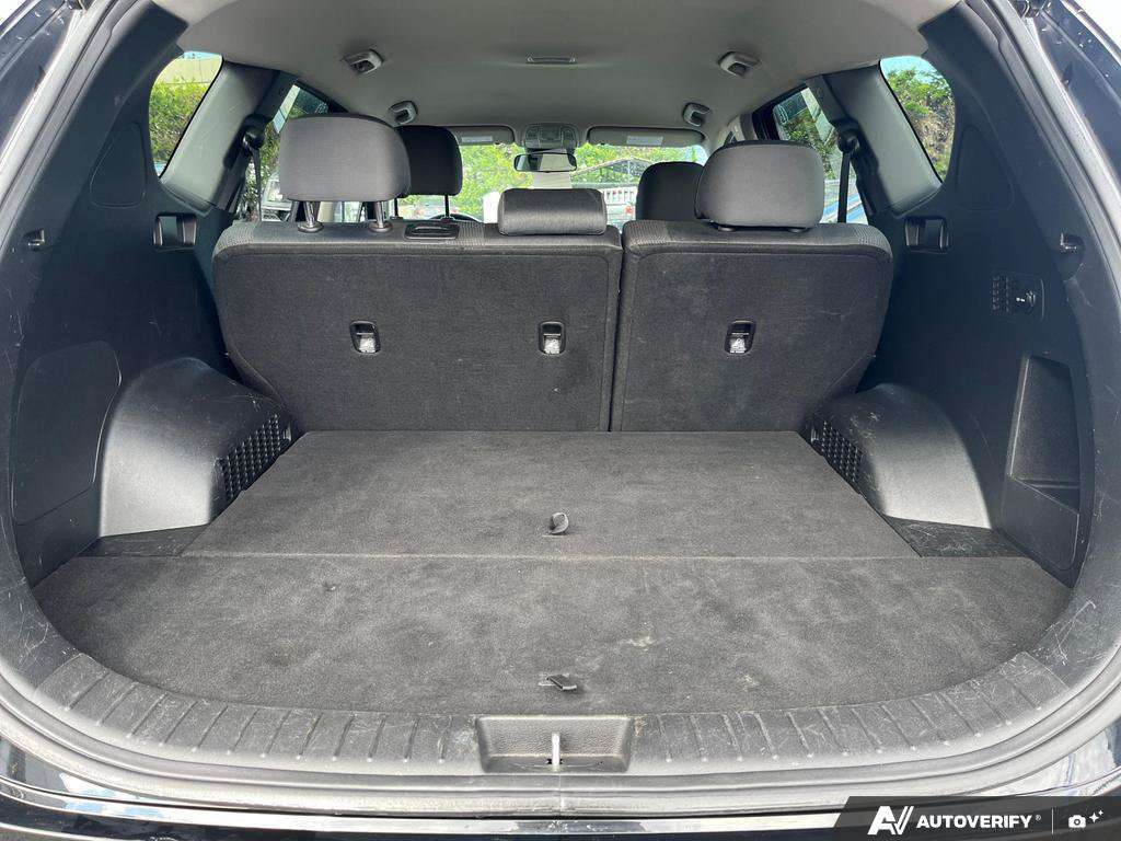 2019 Hyundai Santa Fe — photo 12 of 25