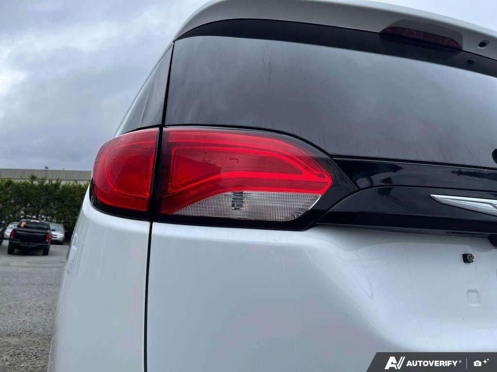 2024 Chrysler Grand Caravan — photo 11 of 25