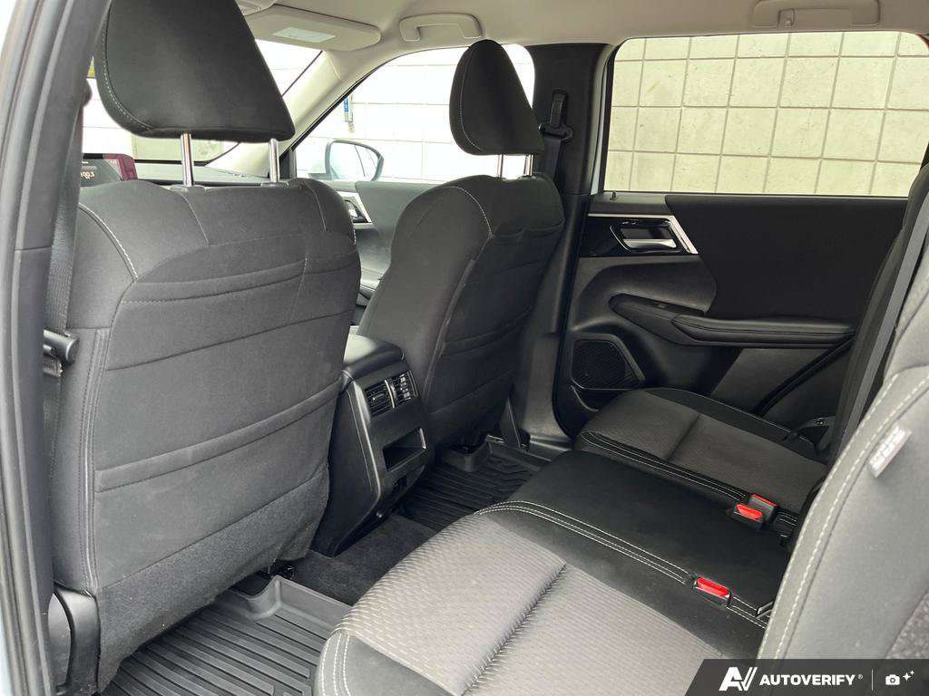 2024 Mitsubishi Outlander — photo 28 de 30