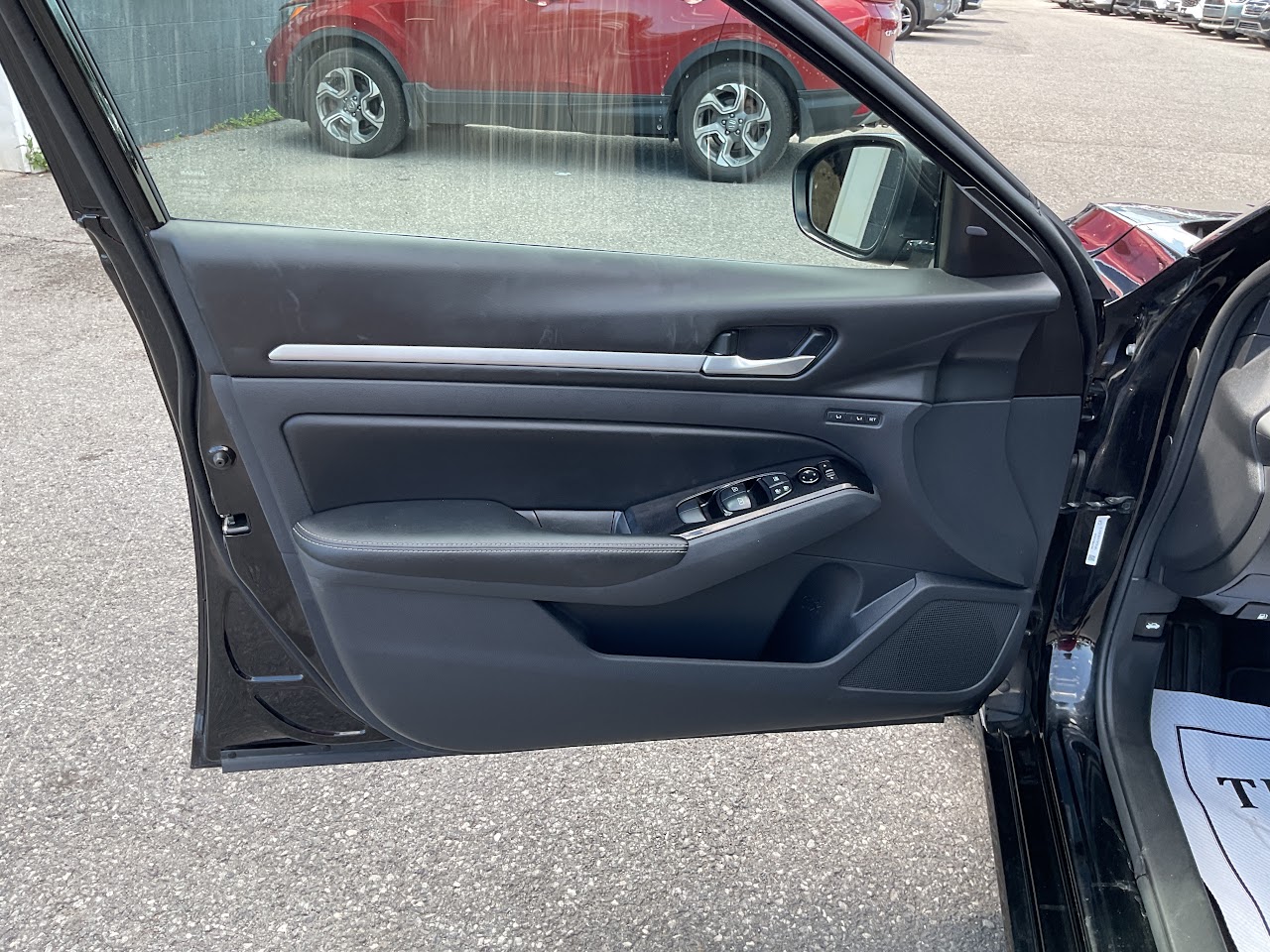 2025 Nissan Altima — photo 30 de 34