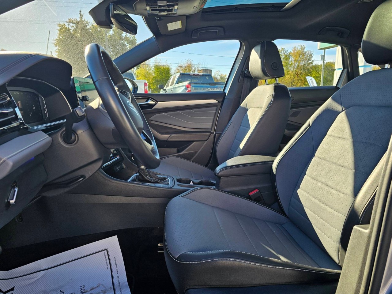 2025 Volkswagen Jetta — photo 12 of 26