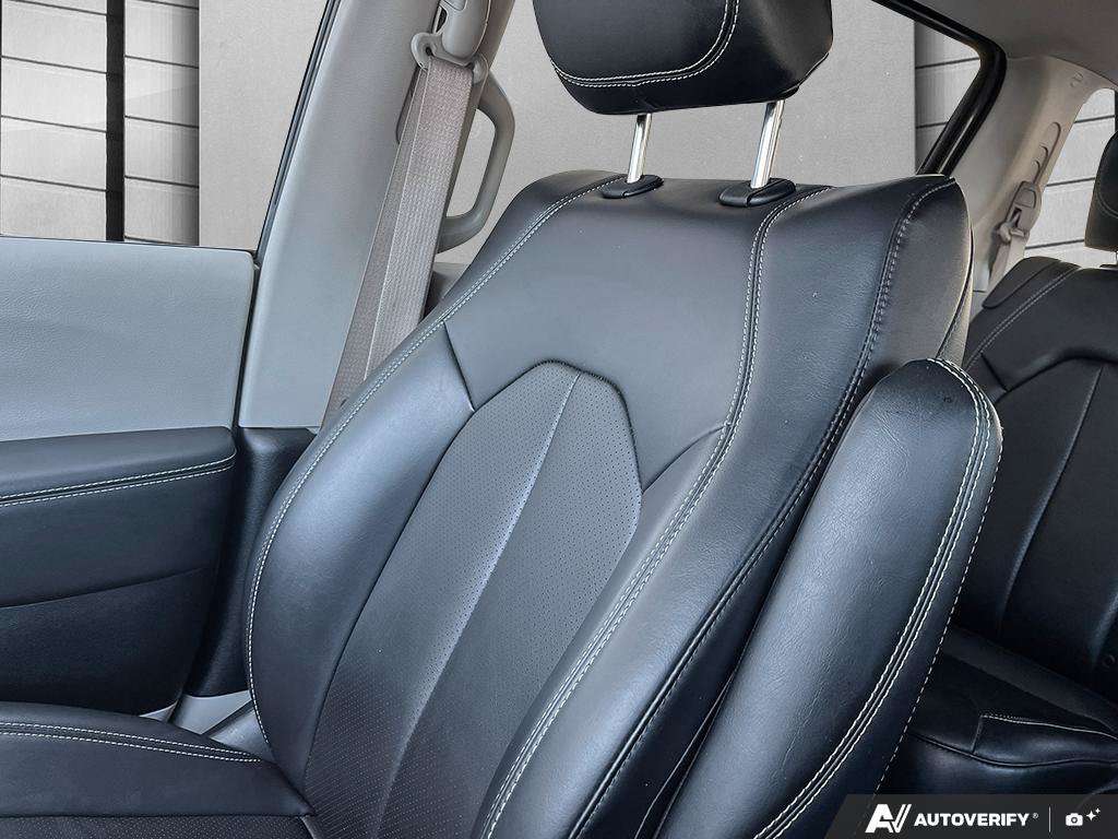 2023 Chrysler Pacifica — photo 20 of 25