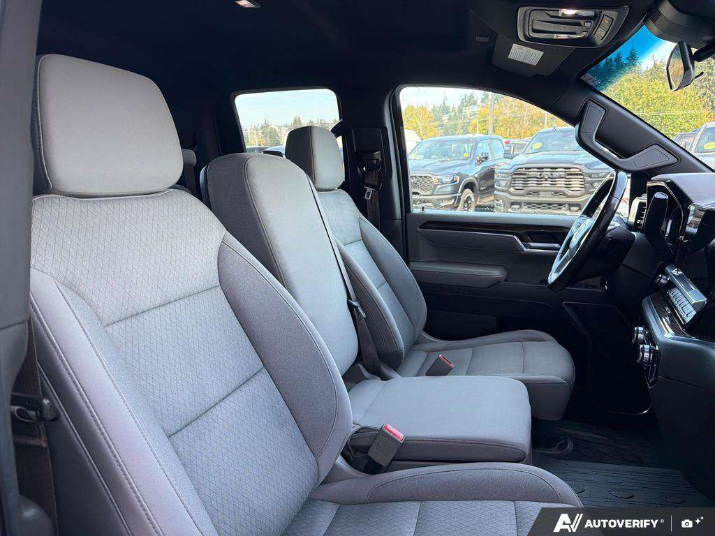 2023 GMC Sierra 1500 — photo 22 of 25