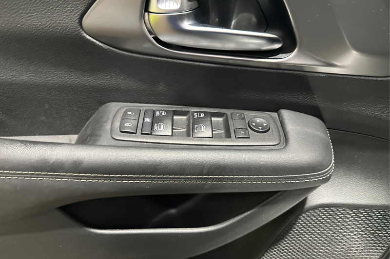 2026 Chrysler Grand Caravan — photo 26 of 28