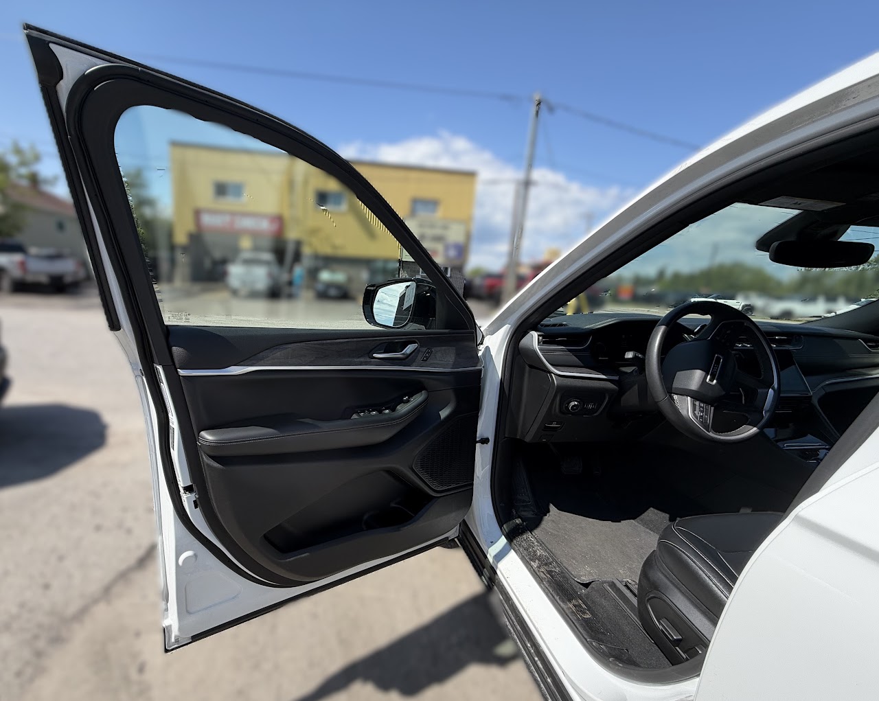 2024 Jeep Grand Cherokee — photo 18 de 67