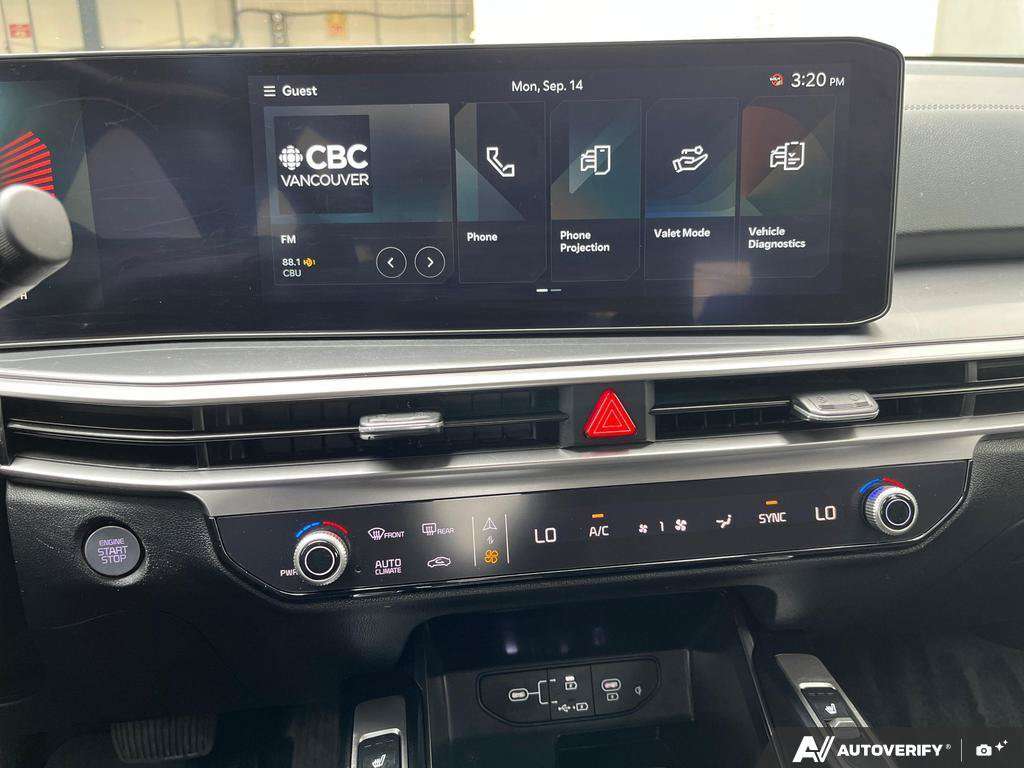 2025 Kia Sorento — photo 19 of 25