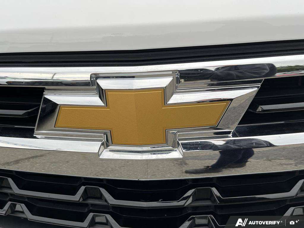 2025 Chevrolet Silverado 1500 — photo 9 of 25