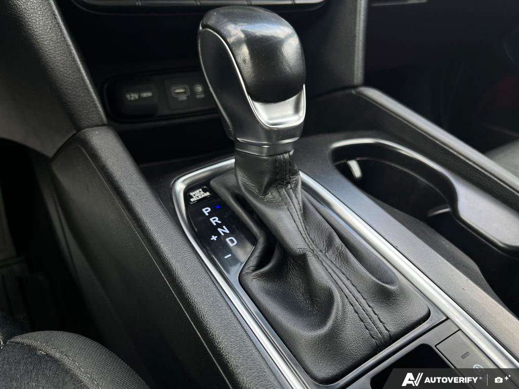 2019 Hyundai Santa Fe — photo 18 of 25