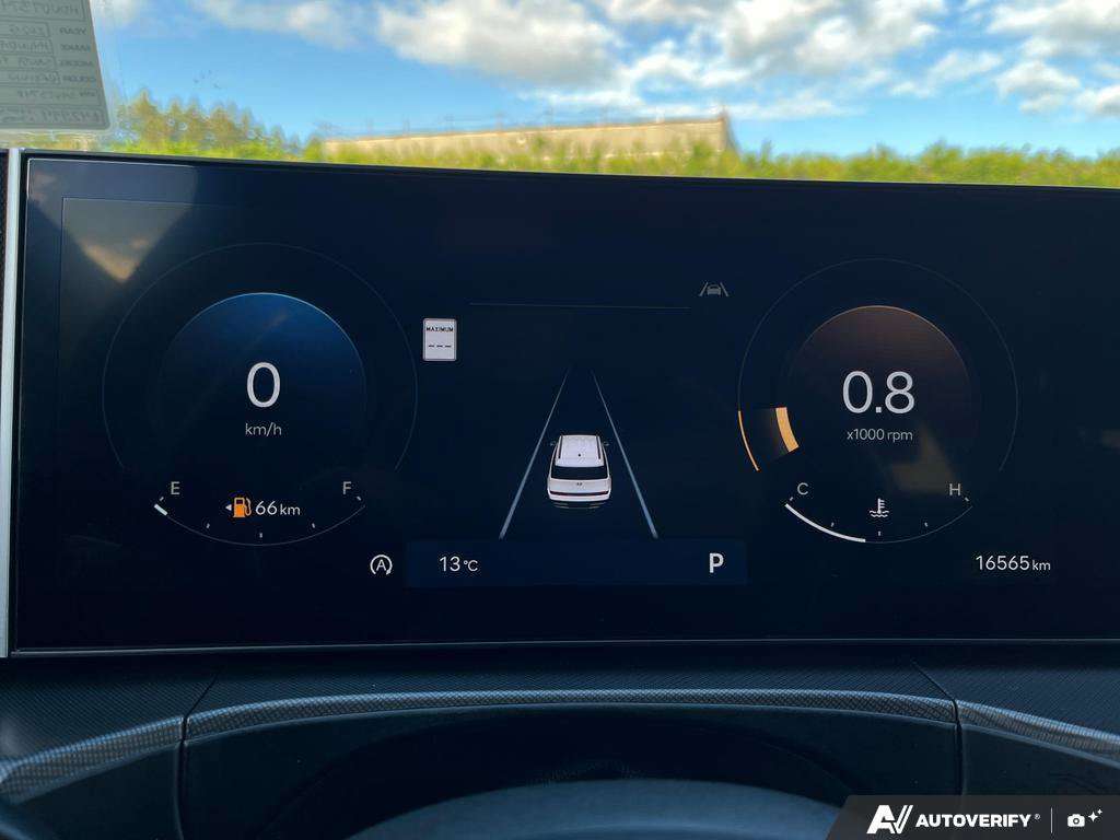 2025 Hyundai Santa Fe — photo 15 of 25