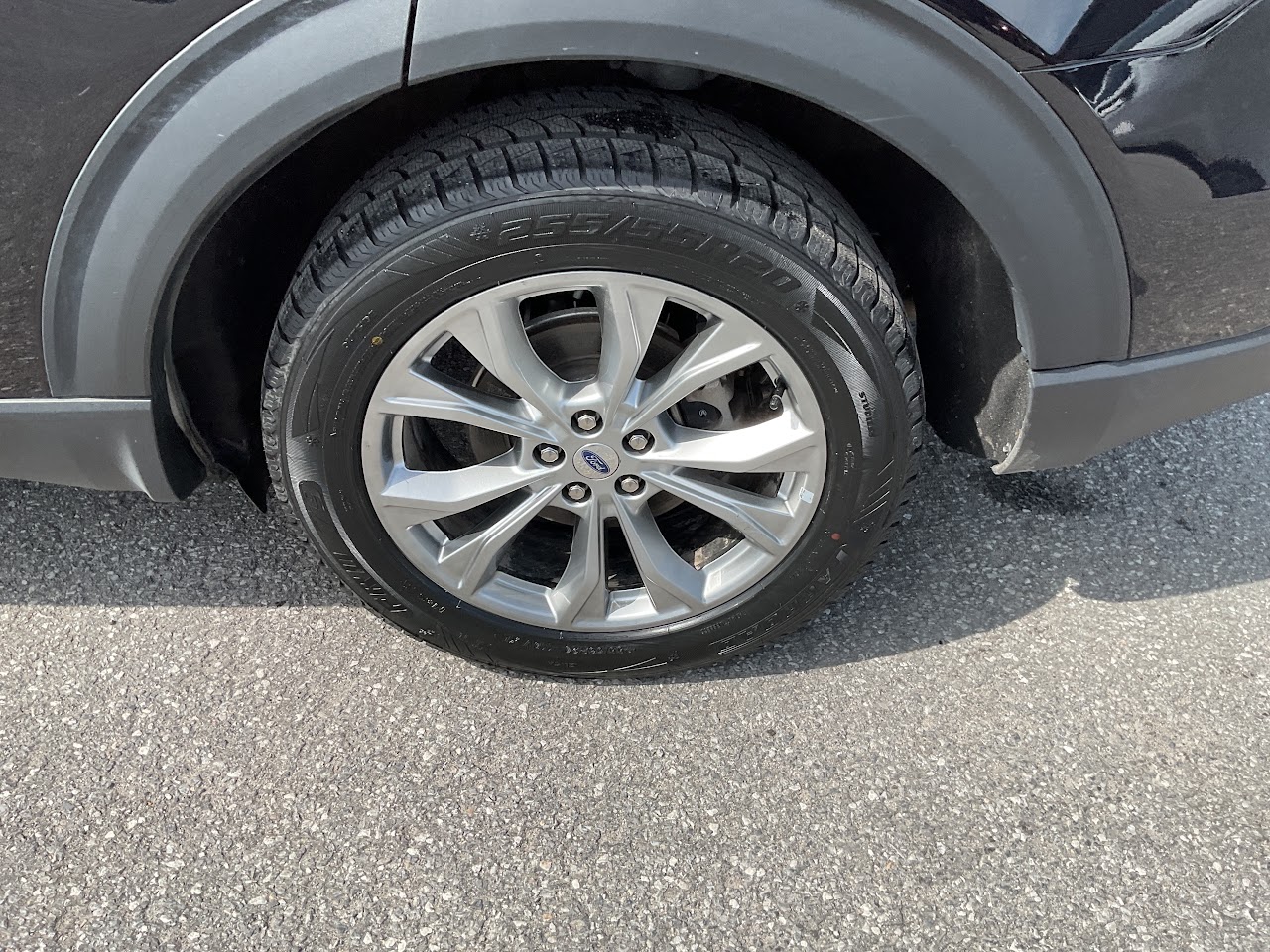 2024 Ford Explorer — photo 12 of 34
