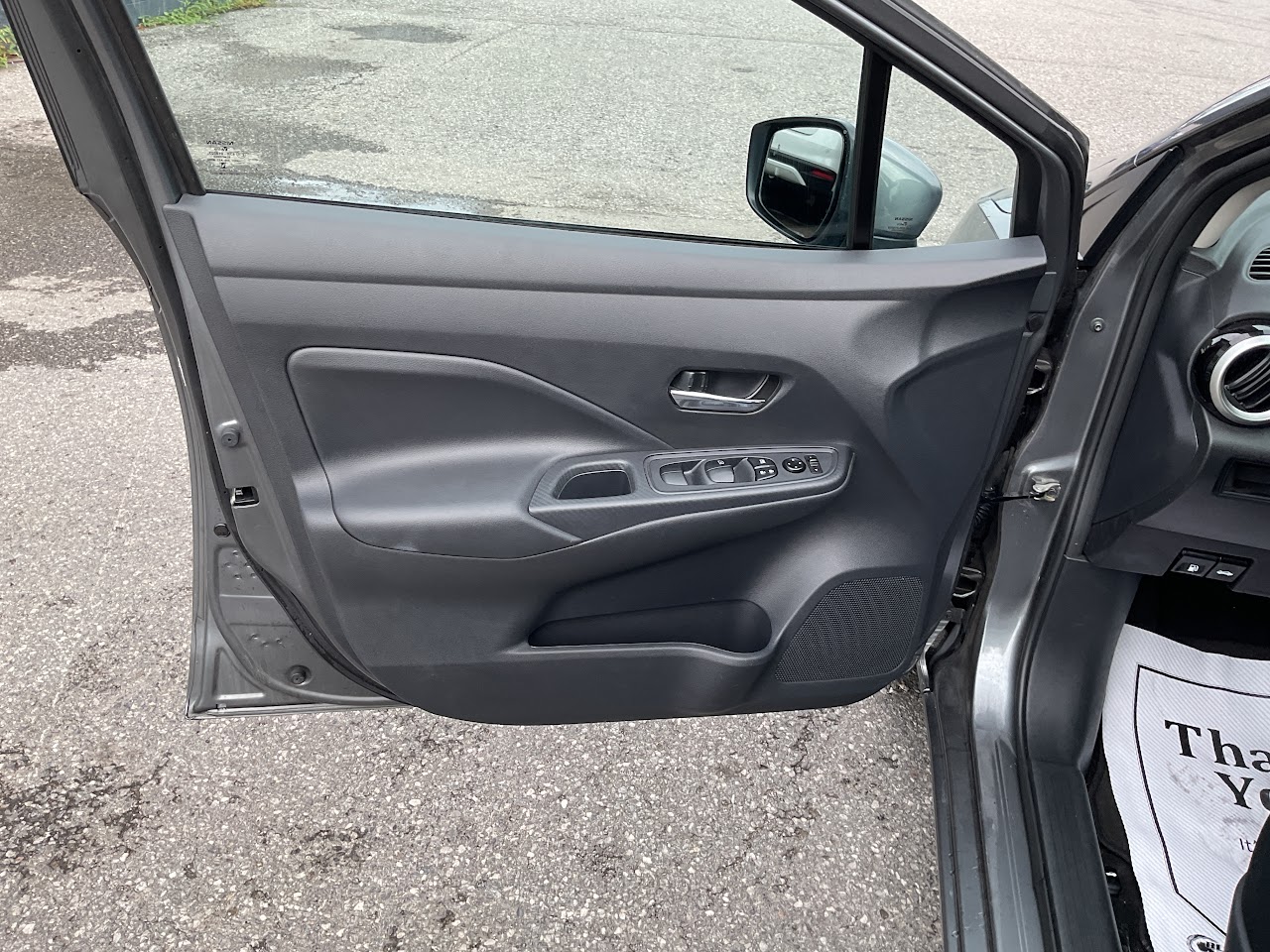 2025 Nissan Versa — photo 30 of 33