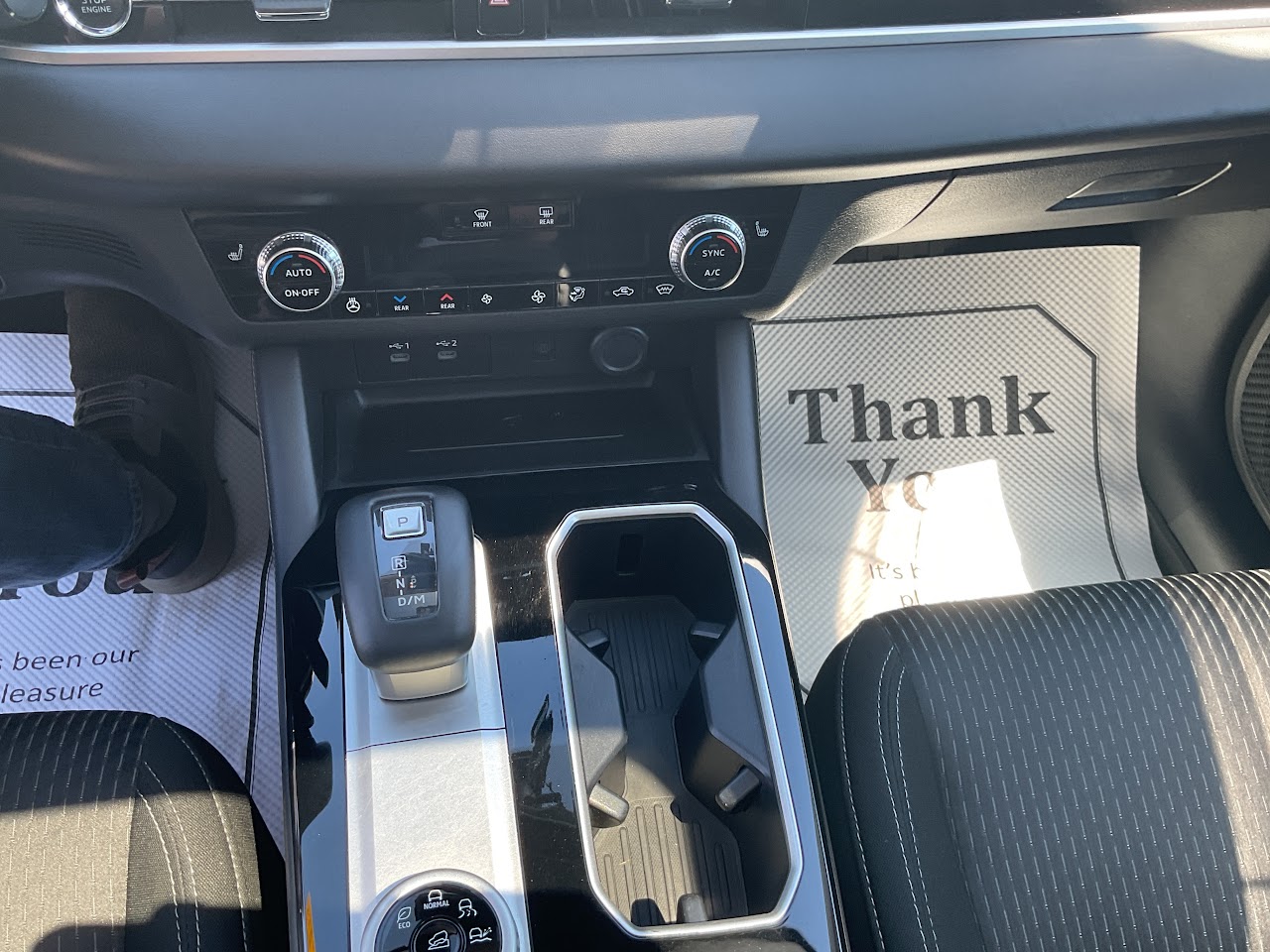 2025 Mitsubishi Outlander — photo 27 of 32