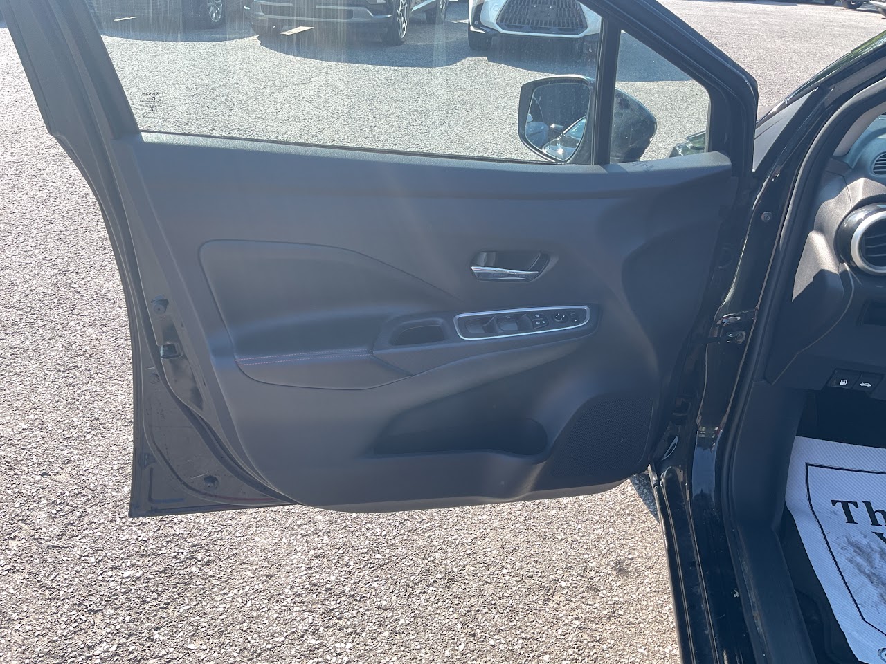 2023 Nissan Versa — photo 30 of 34