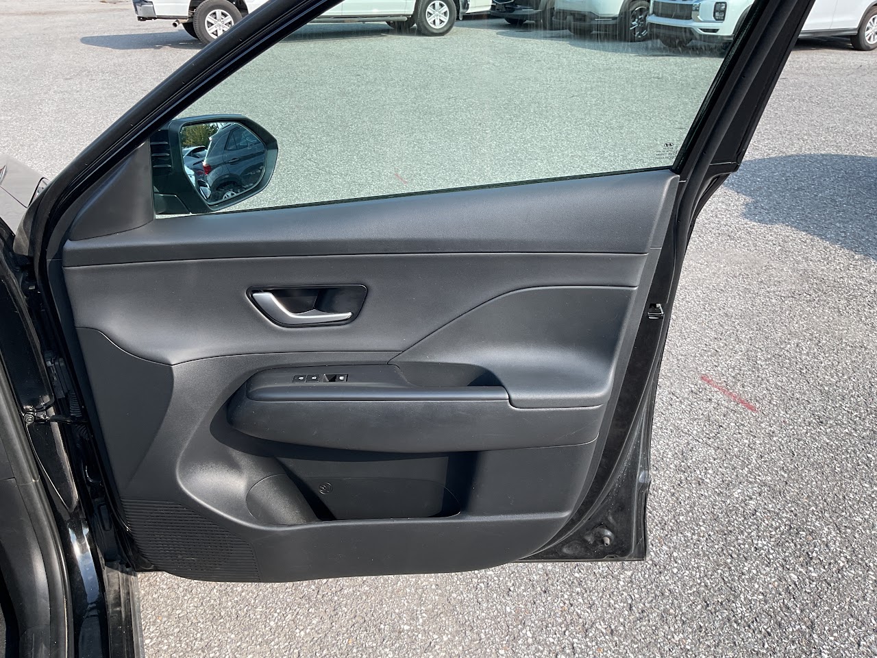 2025 Hyundai Kona — photo 31 of 34
