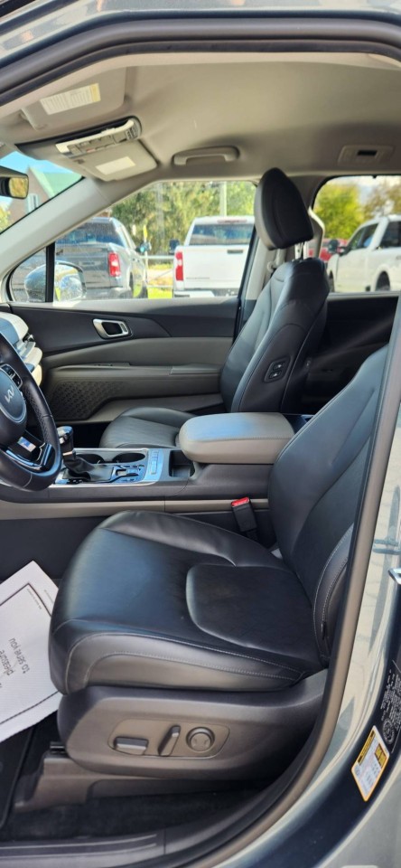 2025 Kia Carnival — photo 12 de 19
