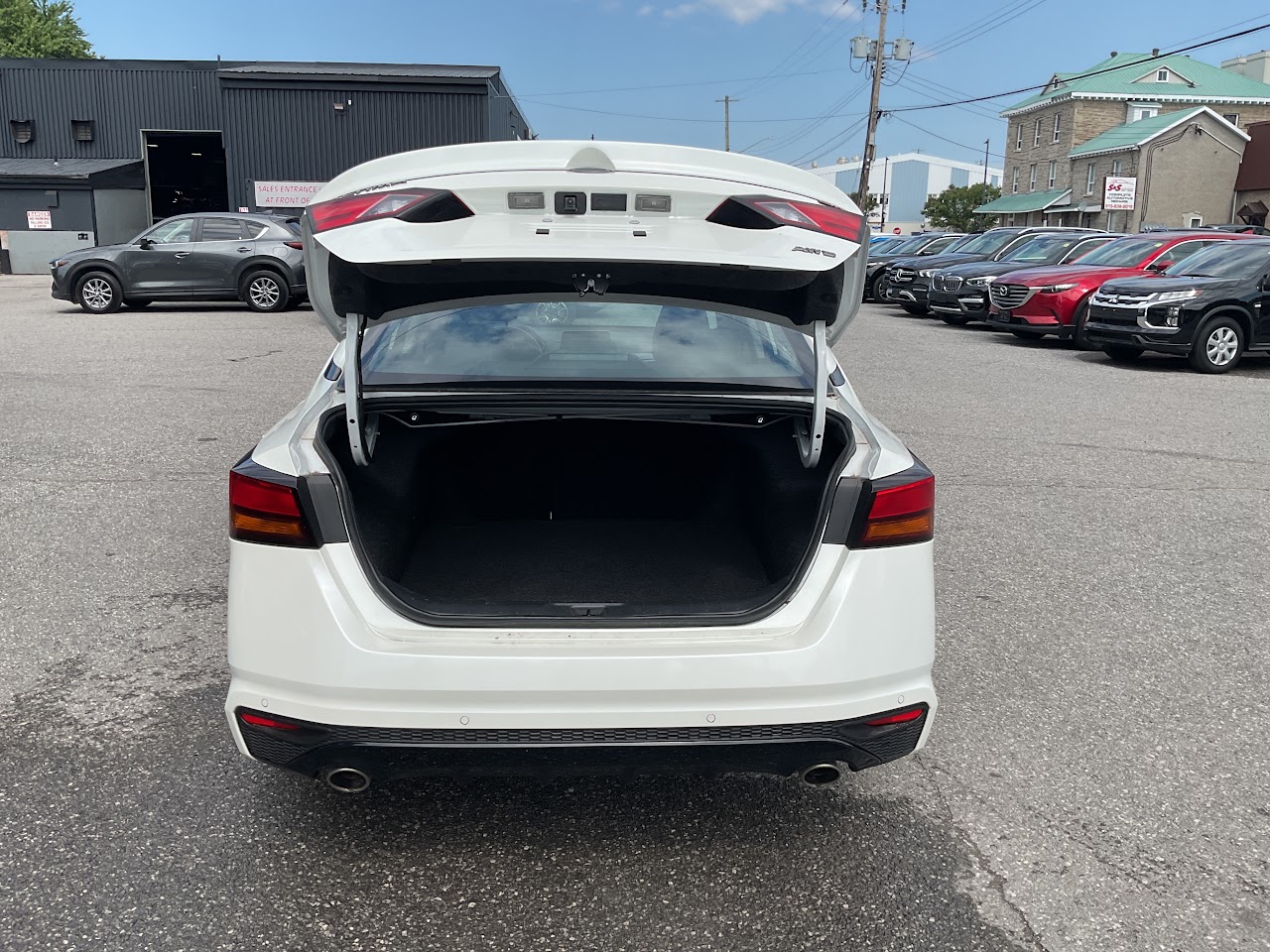 2024 Nissan Altima — photo 21 of 34