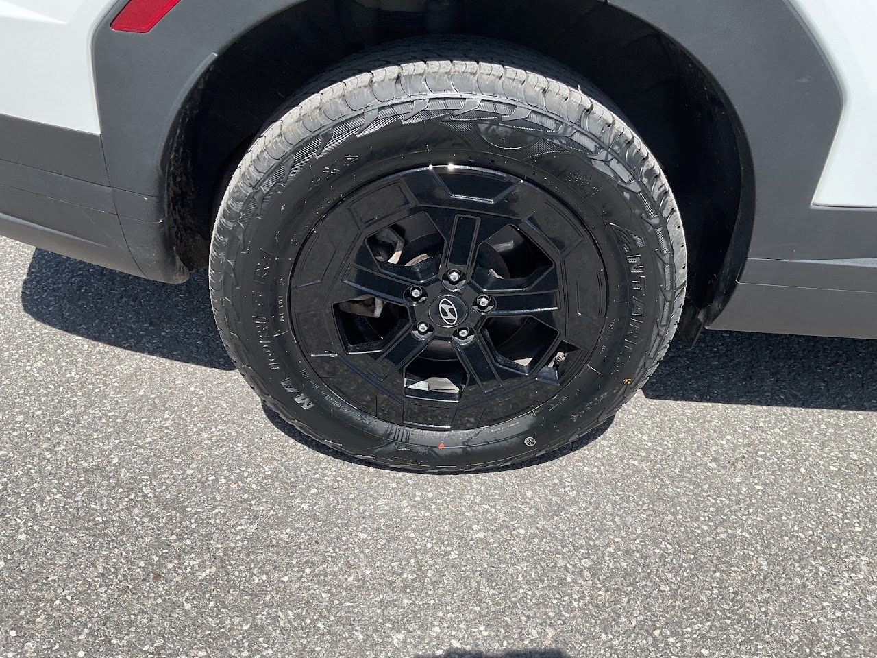 2025 Hyundai Santa Fe — photo 13 of 34
