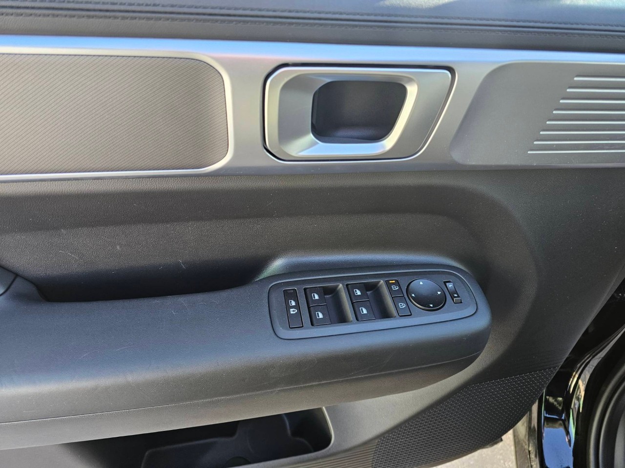2026 Hyundai Santa Fe Hybrid — photo 19 of 25