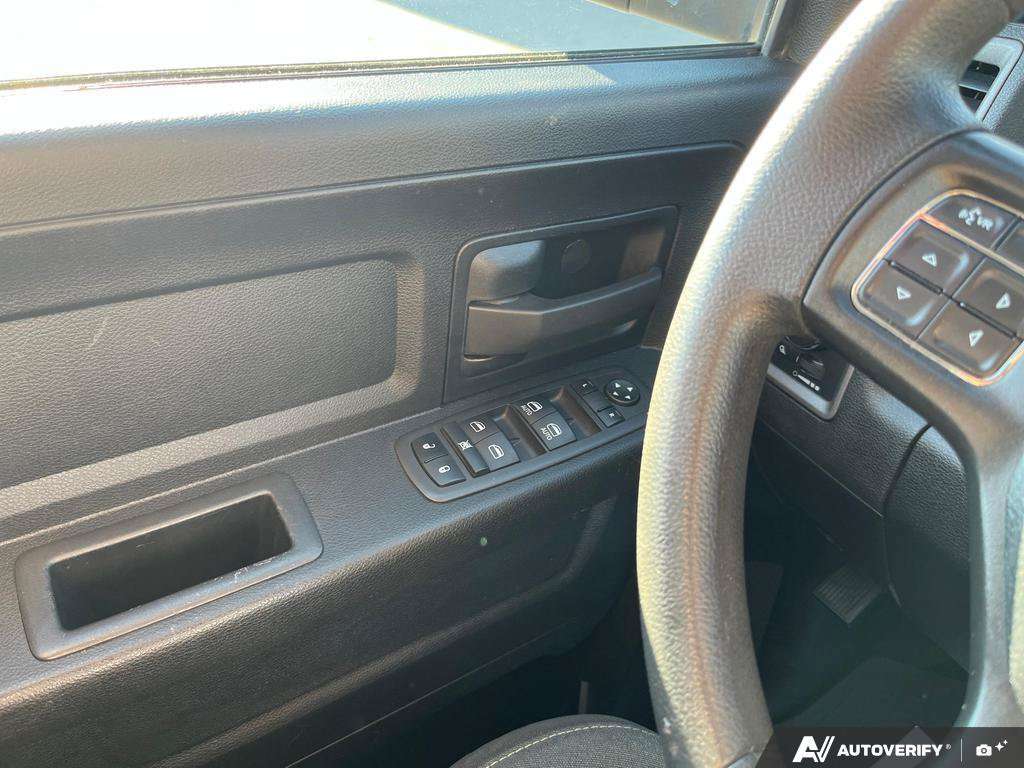 2022 Ram 1500 Classic Crew Cab — photo 17 of 25
