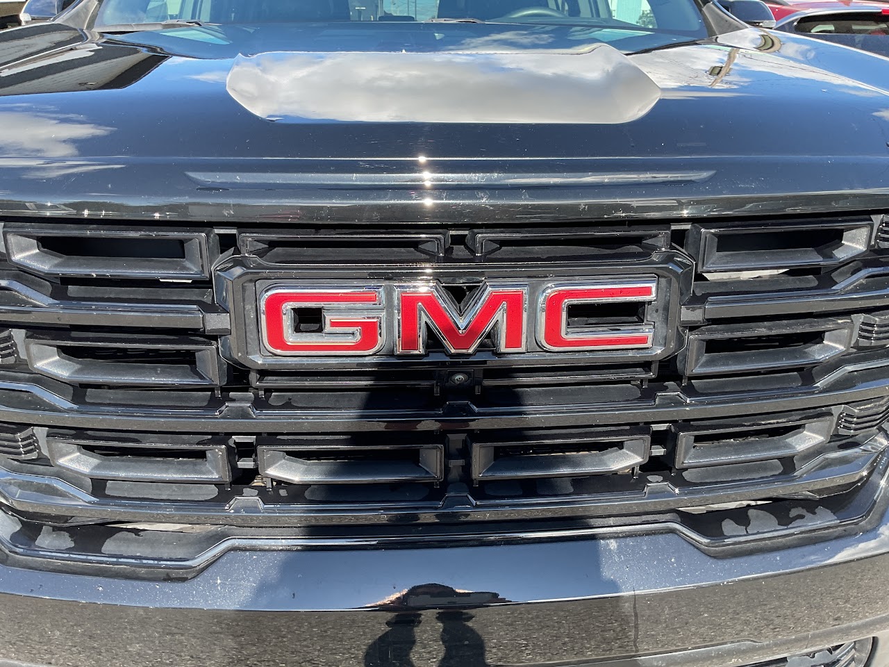 2025 GMC Acadia — photo 13 of 34