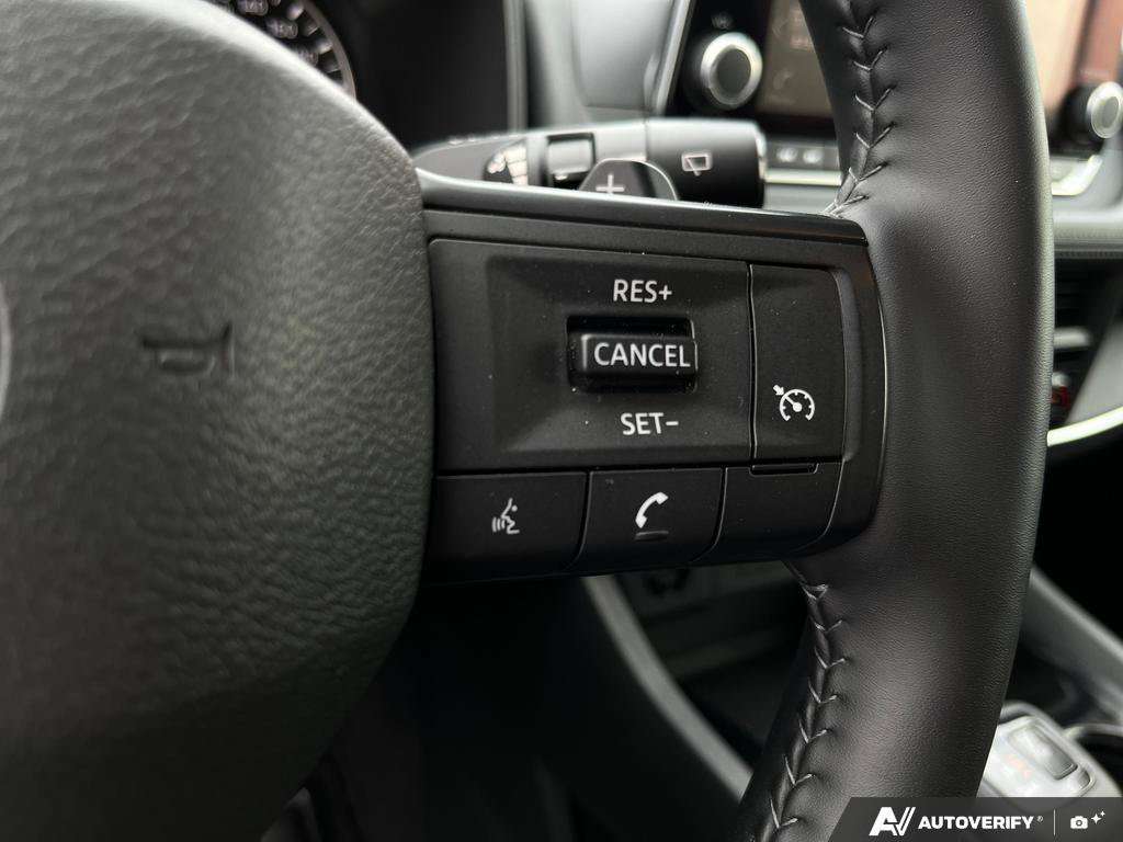 2025 Nissan Rogue — photo 16 of 25