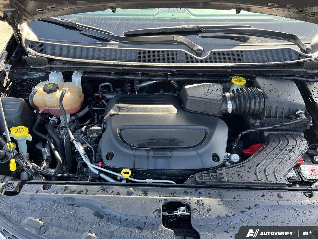2021 Chrysler Grand Caravan — photo 10 of 25