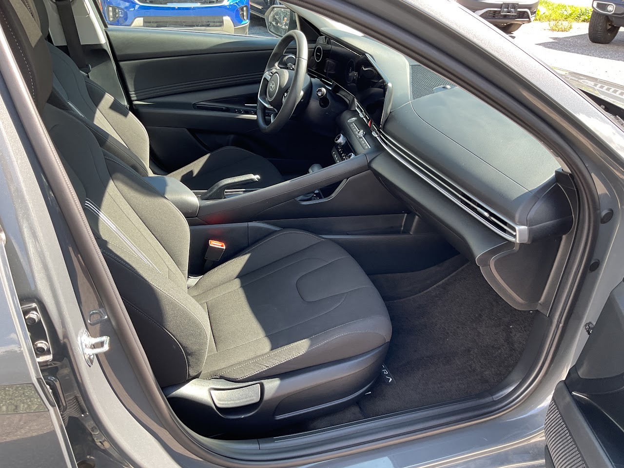 2026 Hyundai Elantra — photo 21 of 34