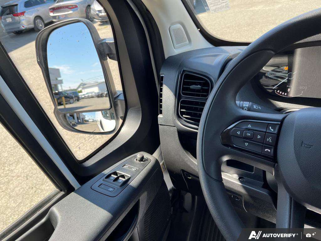 2025 Ram ProMaster Cargo Van — photo 17 of 23