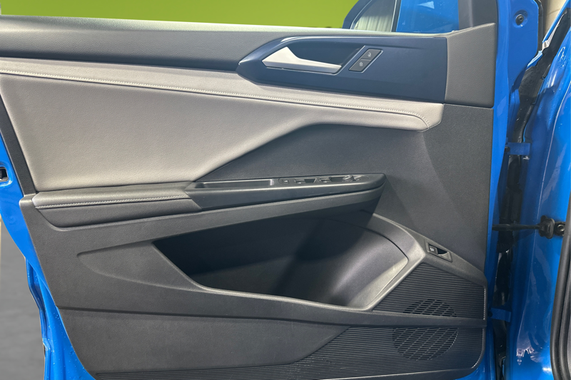 2024 Volkswagen Taos — photo 19 of 34