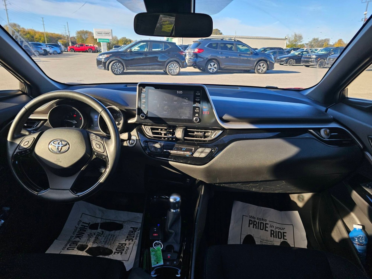 2021 Toyota C-HR — photo 21 of 22