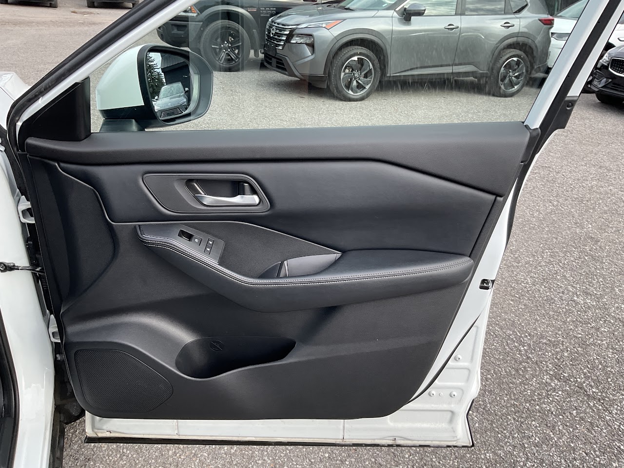 2025 Nissan Rogue — photo 31 de 34
