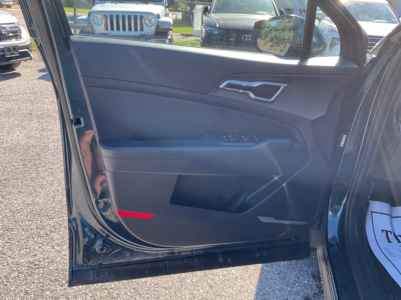 2025 Kia Sportage — photo 20 of 34