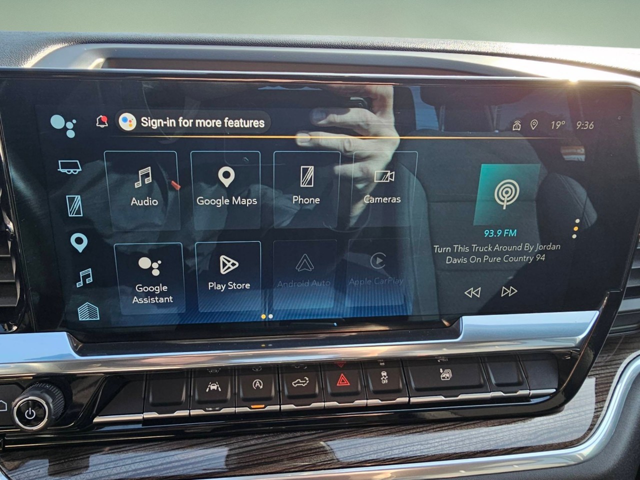 2025 Chevrolet Silverado 1500 — photo 21 of 22