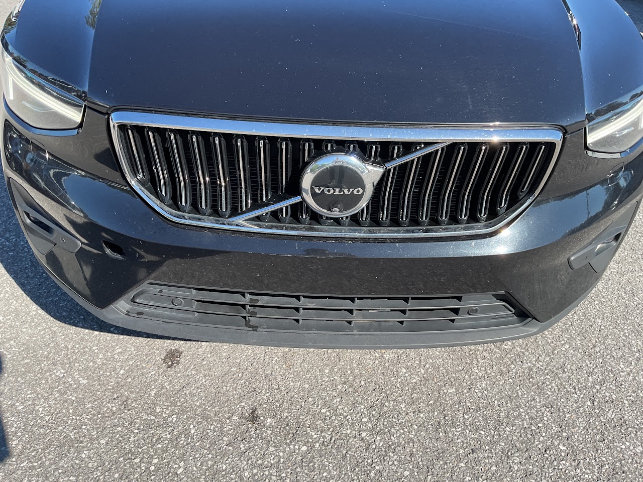 2024 Volvo XC40 — photo 19 of 34