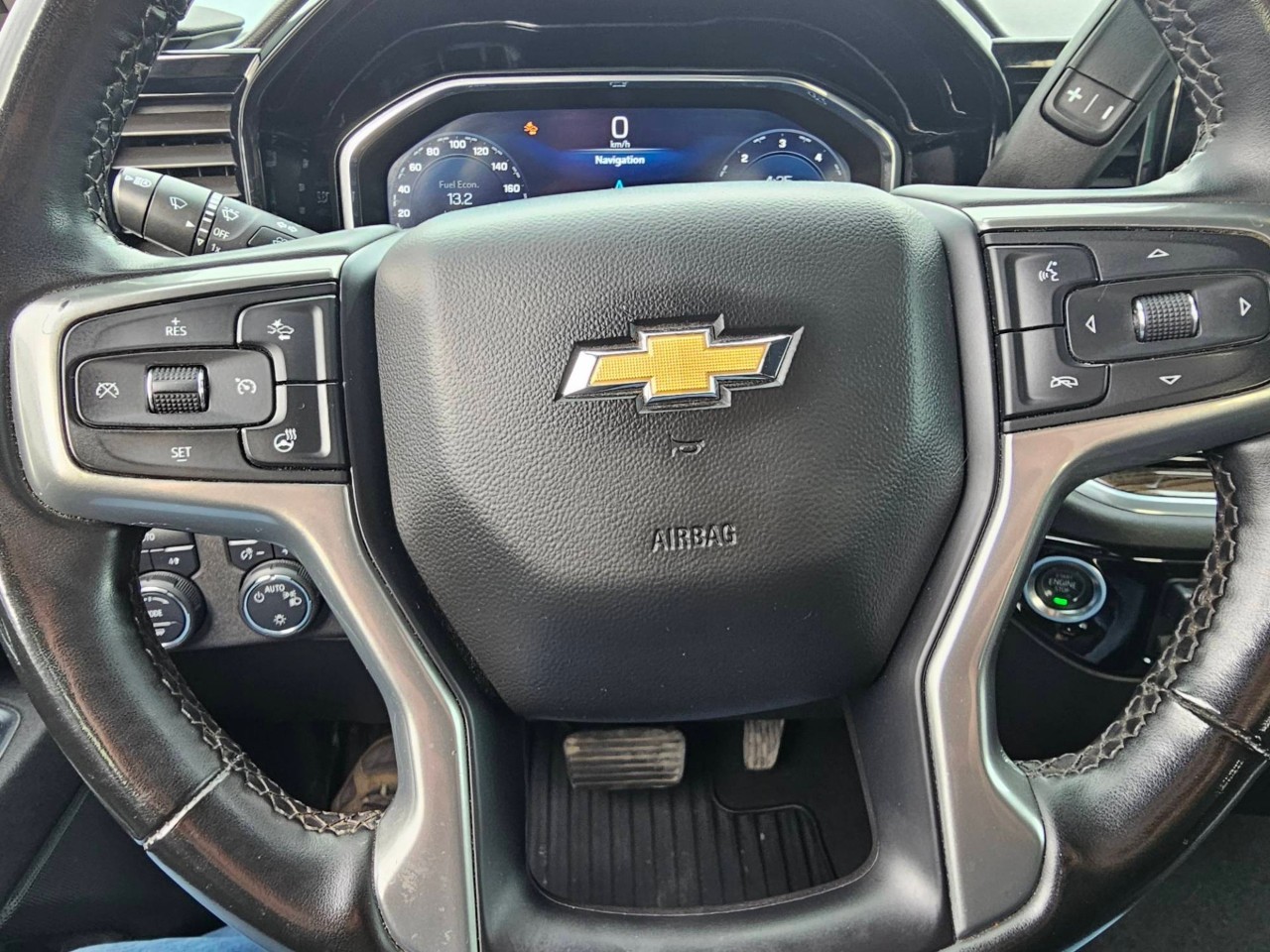 2025 Chevrolet Silverado 1500 — photo 9 of 20