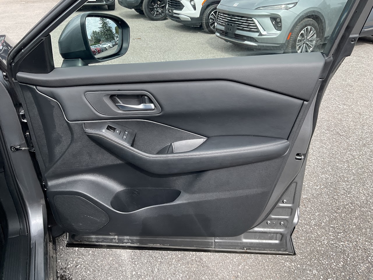 2025 Nissan Rogue — photo 31 de 34
