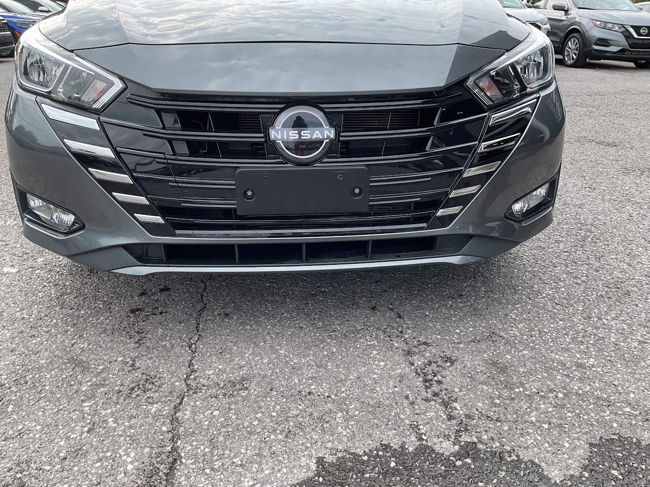 2025 Nissan Versa — photo 17 of 33