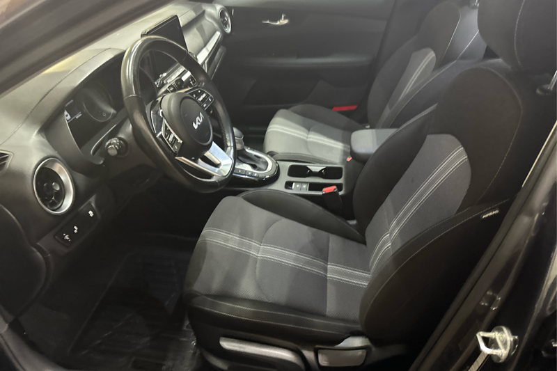2023 Kia Forte Sedan — photo 11 of 32