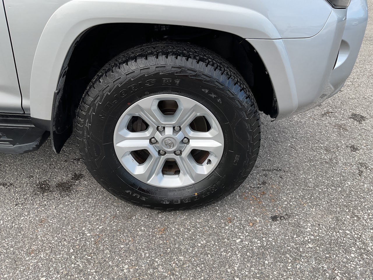 2024 Toyota 4RUNNER — photo 12 of 34