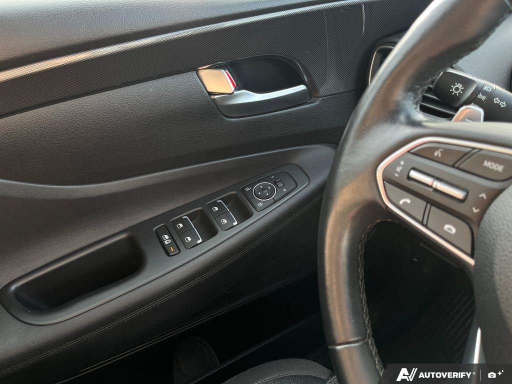 2023 Hyundai Santa Fe — photo 17 of 25