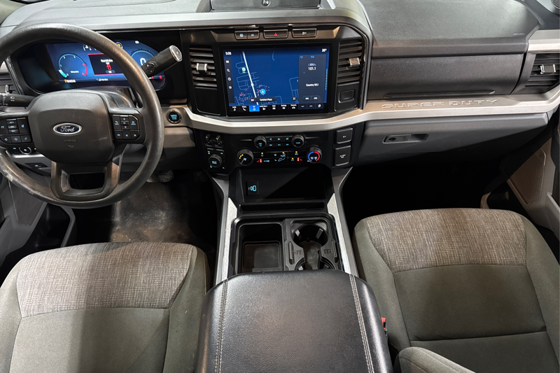 2023 Ford F-250 Super Duty — photo 18 of 34