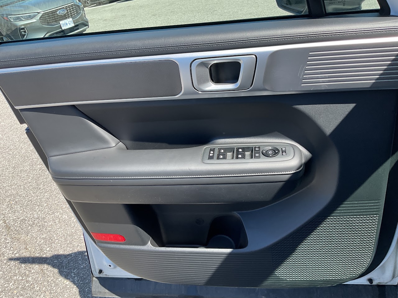 2025 Hyundai Santa Fe — photo 30 of 34