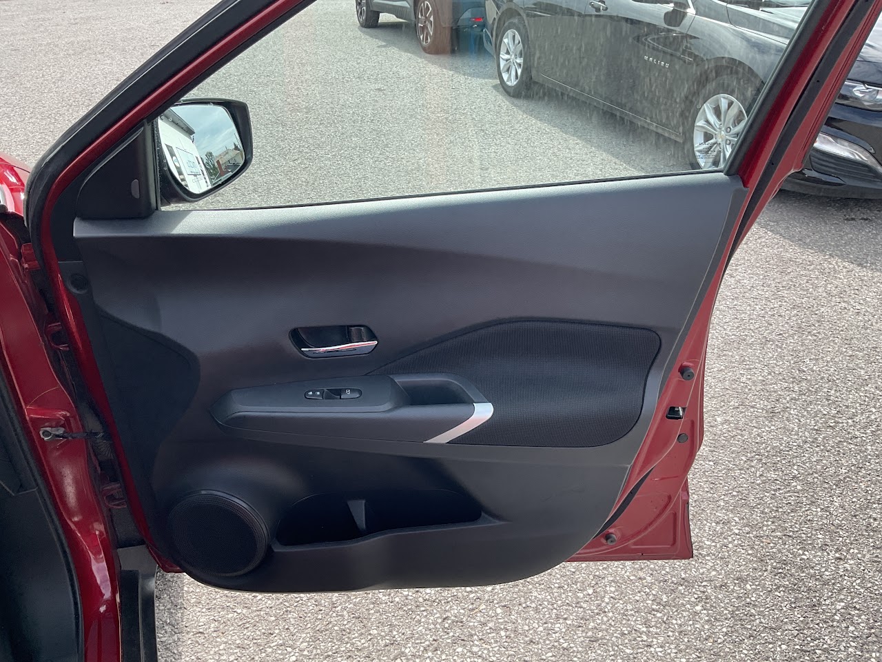2025 Nissan Kicks Play — photo 31 of 34