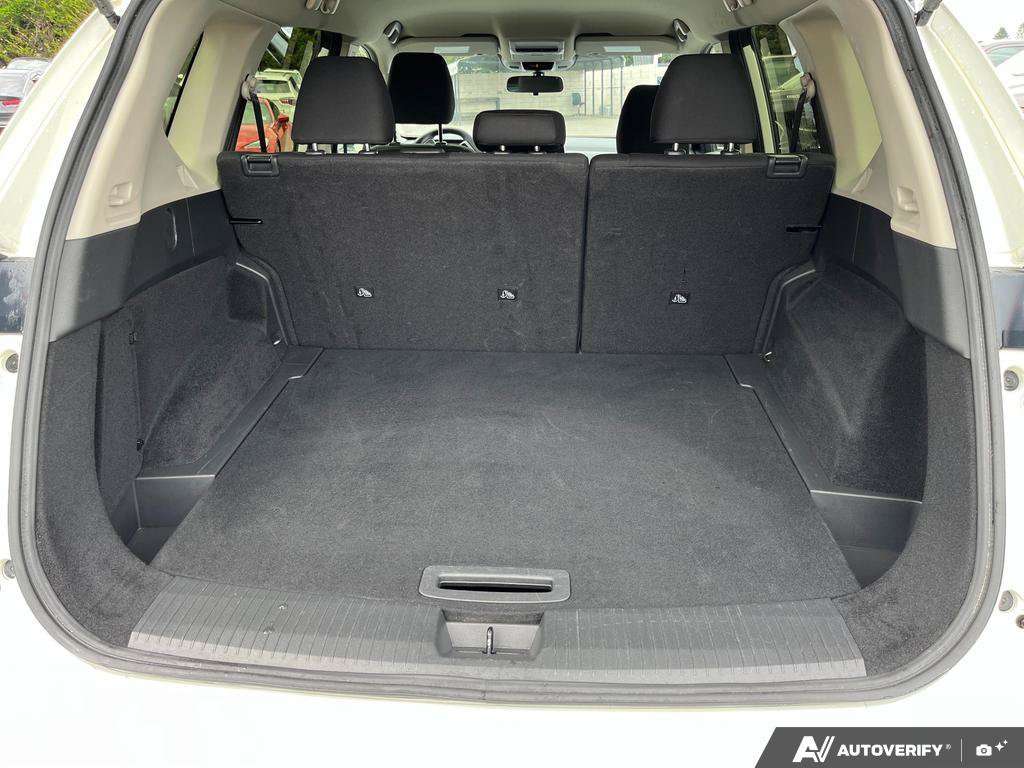2025 Nissan Rogue — photo 12 of 25