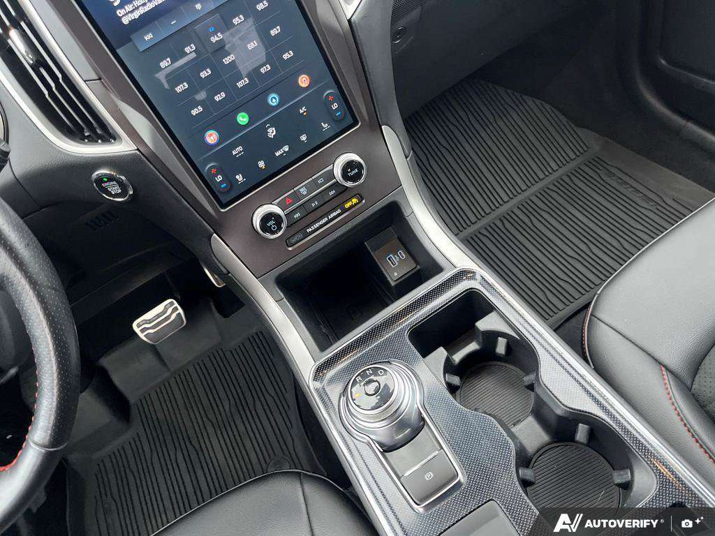 2021 Ford Edge — photo 18 of 25