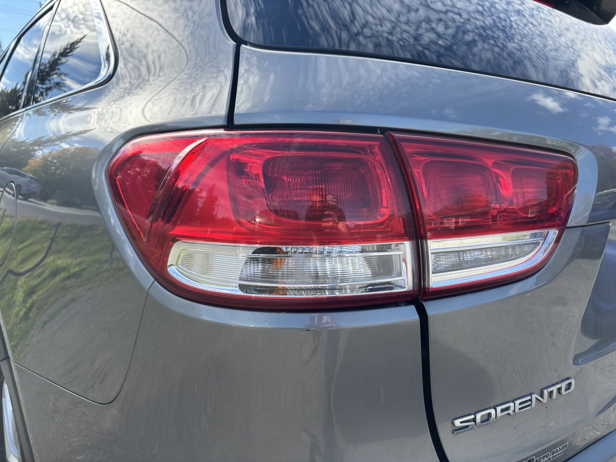 2018 Kia Sorento — photo 10 of 21