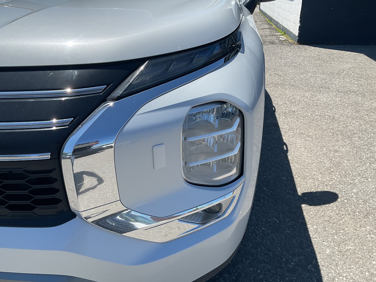 2025 Mitsubishi Outlander — photo 15 of 32