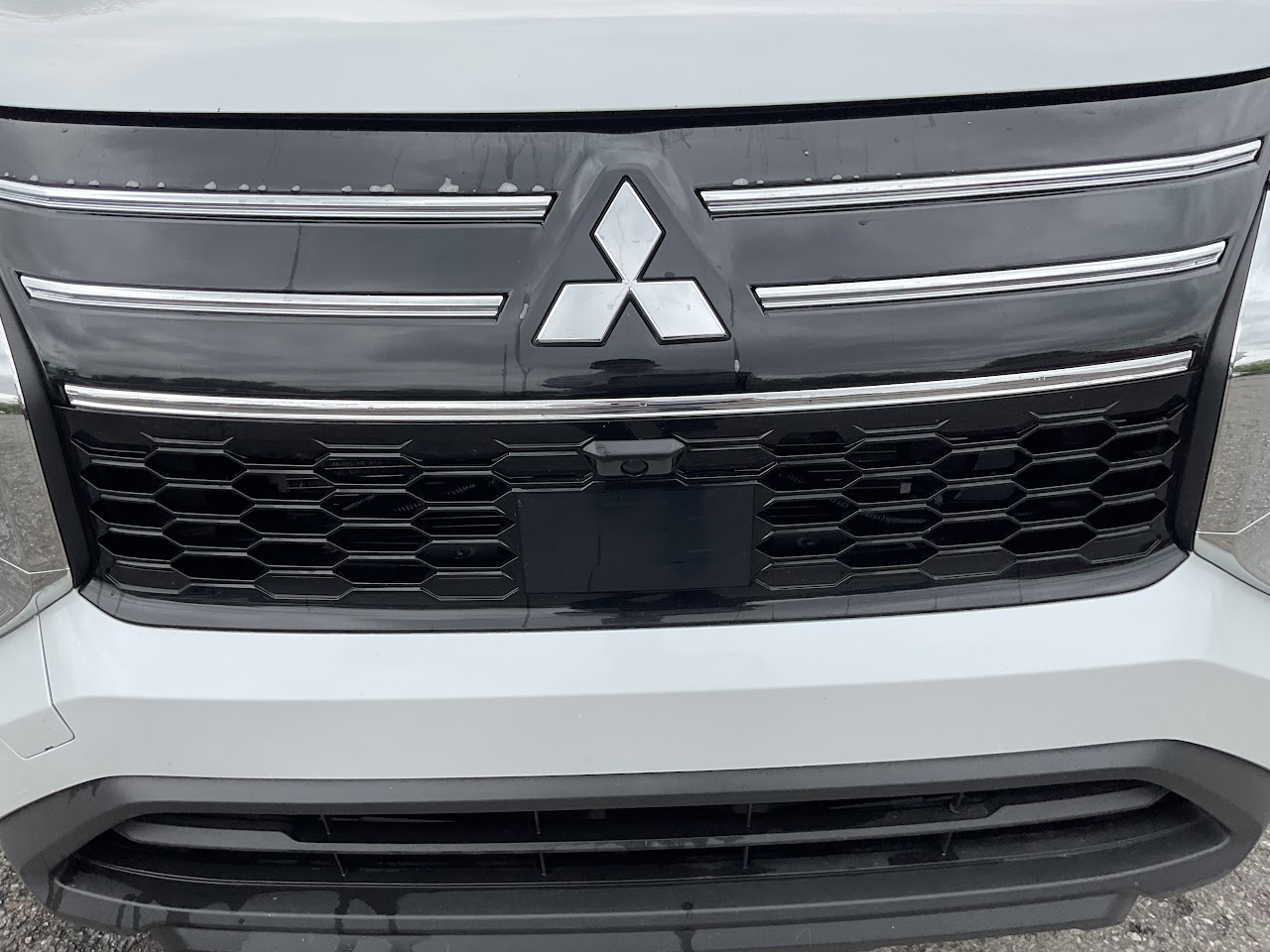 2025 Mitsubishi Outlander — photo 19 of 33