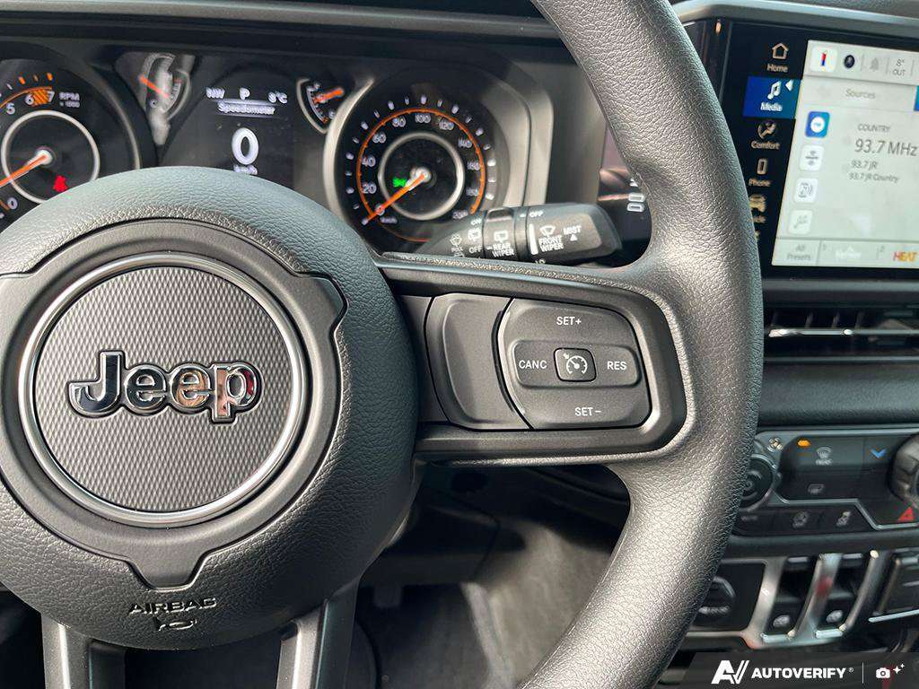 2026 Jeep Wrangler — photo 16 de 25