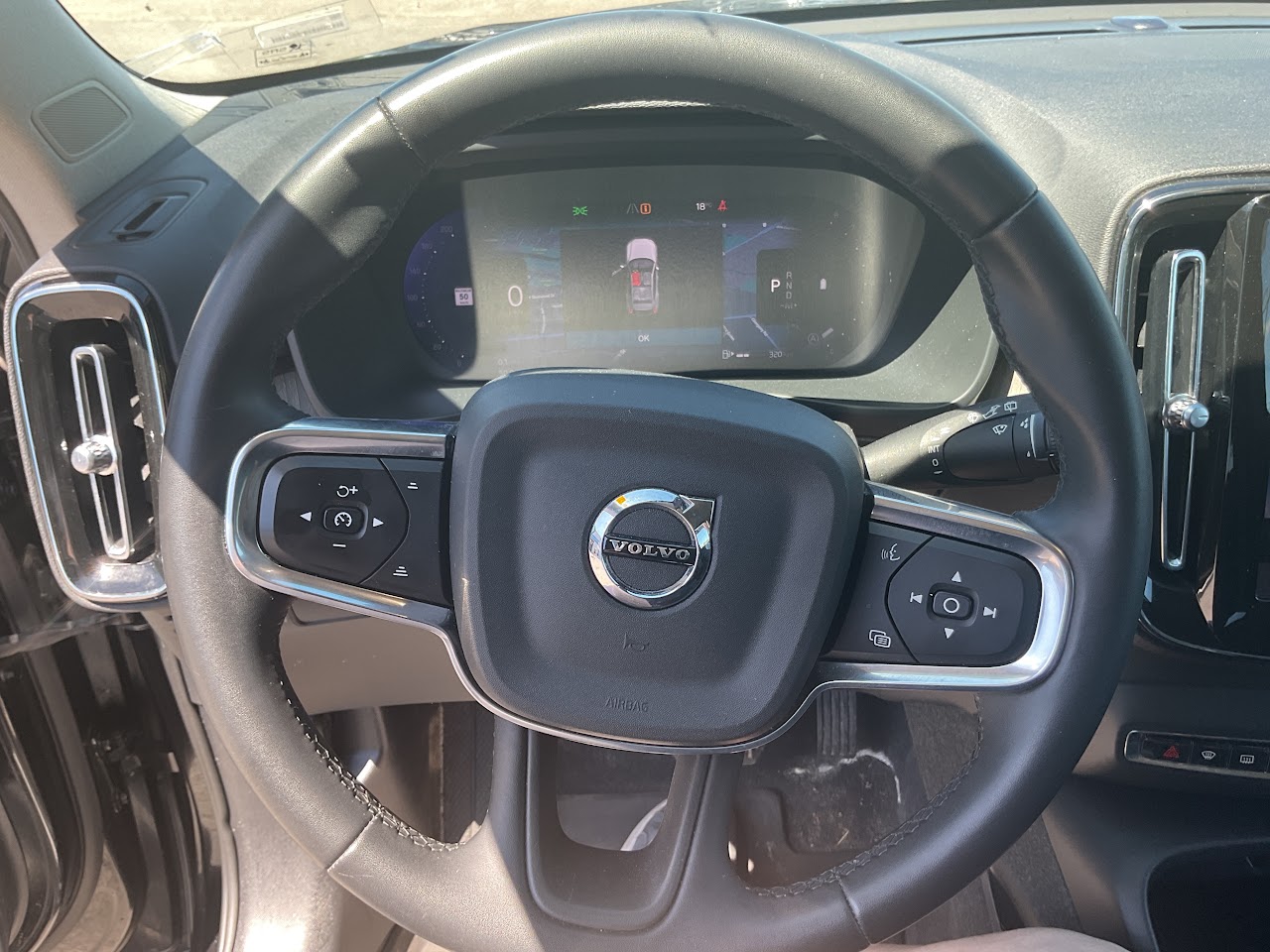 2024 Volvo XC40 — photo 26 of 36